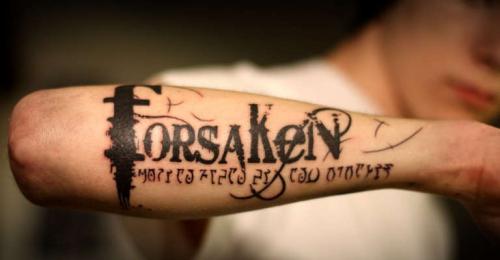 Татуировки на руке для мужчин надписи с переводом. Тату надписи с переводом для мужчин: фото и эскизы