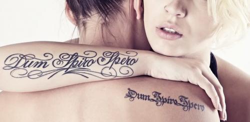 Тату на руке мужские надписи на латыни. Тату Фразы на латыни со смыслом