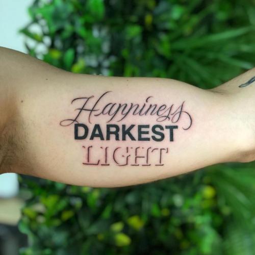 Надписи для тату мужские. Тату надписи для мужчин с переводом и их значение