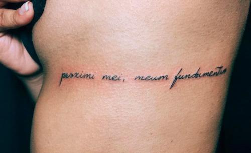 Татуировки надписи на латыни с переводом (79 фото)