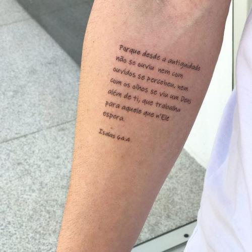 Тату надписи на руке. Плюсы и минусы текстовых татуировок на руке