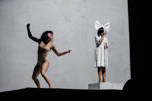 Черно-белый клип зарубежный. Unstoppable