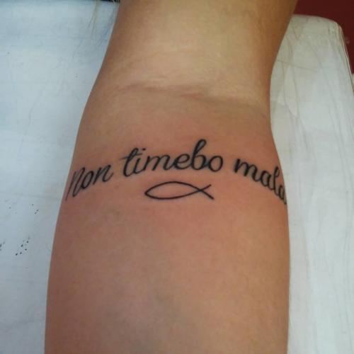 Тату в виде надписей на руку. Правила выбора места на руке для нанесения надписи 14 Тату в виде надписей на руку. Правила выбора места на руке для нанесения надписи 14