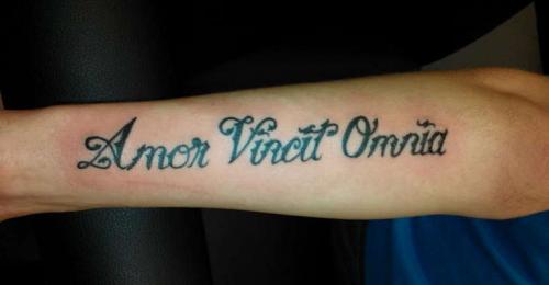 Тату на латыни на руке. Тату на латыни с переводом для мужчин: фотоподборка