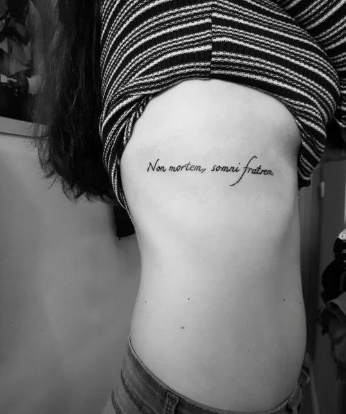 Фразы и надписи в тюремной татуировке. Татуировки блатных и их значение. Фразы и надписи в тюремной татуировке 26 Фразы и надписи в тюремной татуировке. Татуировки блатных и их значение. Фразы и надписи в тюремной татуировке 26