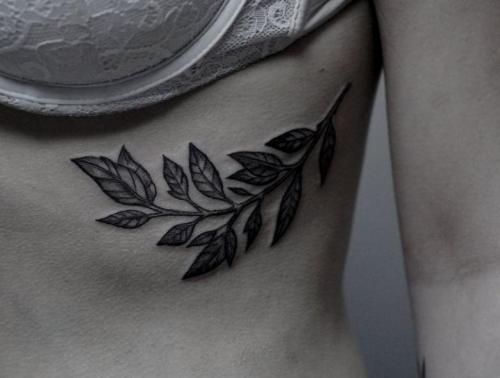 Скрытые значения тату надписей. Эскизы татуировок со смыслом и их значение 10 Скрытые значения тату надписей. Эскизы татуировок со смыслом и их значение 10