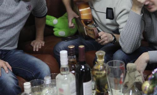 Сколько промилле в бутылке водки. Сколько держится алкоголь в крови? Что говорит врач