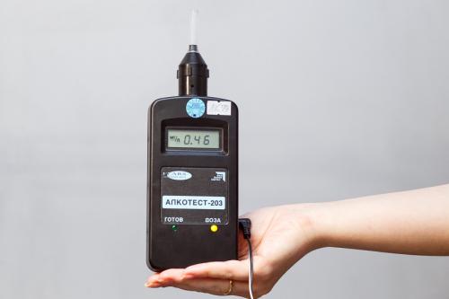 Безалкогольное пиво и алкотестер. Опьянеть все-таки можно?