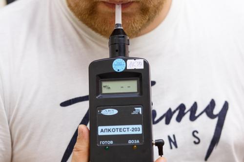 Безалкогольное пиво и алкотестер. Опьянеть все-таки можно?