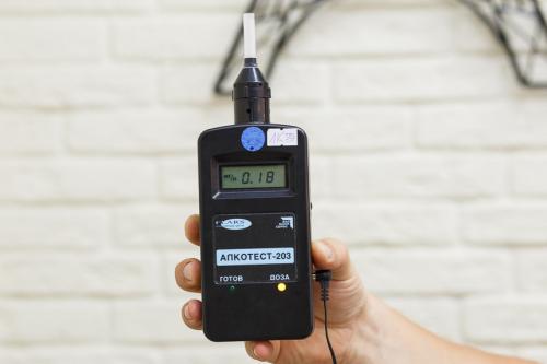 Безалкогольное пиво и алкотестер. Опьянеть все-таки можно?