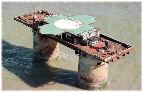 Какая страна имеет самую низкую точку в мире. Самая маленькая страна в мире