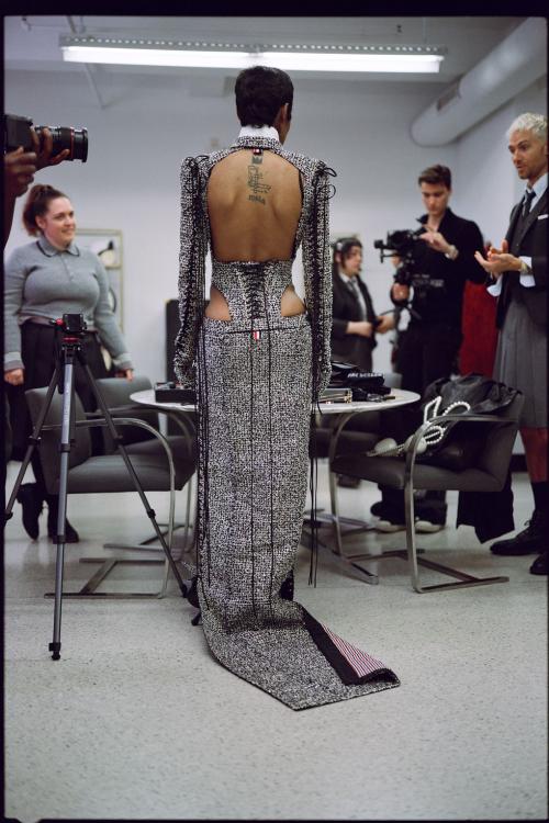 Тейяна тейлор мет гала 2023. Teyana Taylor’s Chiseled Hips Made a Personal Style Statement at the Met Gala