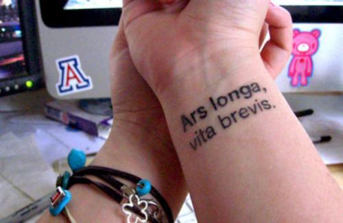 Татуировки надписи на латыни с переводом.. Тату на латыни с переводом для мужчин: фотоподборка