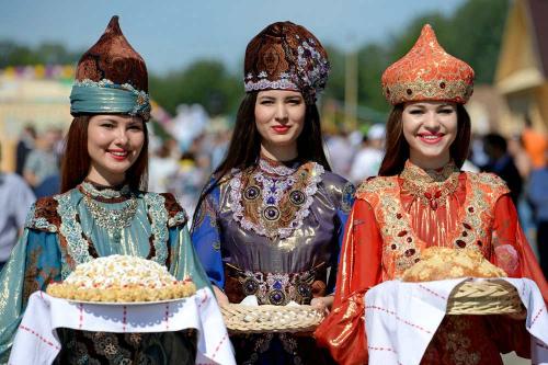 Какие национальности представлены среди самых красивых девушек мира, живущих в России. Народы России, у которых самые красивые женщины