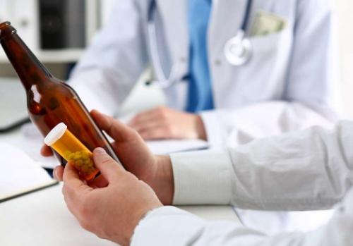 Какие социальные факторы могут влиять на способность алкоголика бросить пить навсегда.  Причины, из-за которых люди останавливают свой алкоголизм