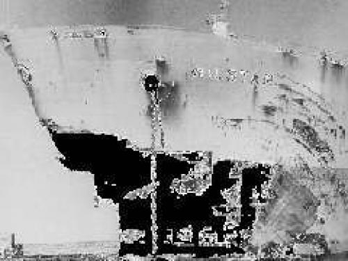 Что такое волны-убийцы. Кто такие волны-убийцы Волны-убийцы - внезапно возникающие на морской поверхности неожиданно высокие волны. За счет удивительности и опасности этого явления, а также очень короткой научной традиции его исследования названий у него множество: аномально высокие волны, экстремальные волны, волны-шатуны, блуждающие волны, волны-монстры (в англоязычной литературе - rogue waves, abnormal waves, exceptional waves, giant waves, steep wave events).