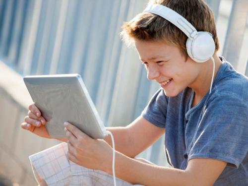 Подарки на Новый год 2022 подростку. Новогодний подарок для подростка-мальчика