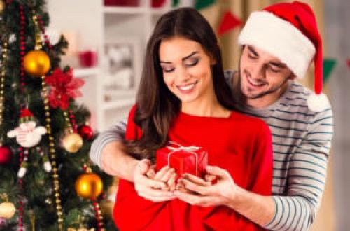 Подарки на Новый год 2022 девочке. Что подарить ребенку на Новый год 2022: самые интересные идеи подарков для мальчиков и девочек