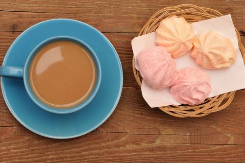 Что означает фраза Весь мир в чашке. 