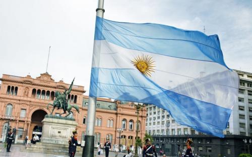 Названы самые популярные страны для переезда в 2023 году. Особенности отъезда из России в 2023 году 09